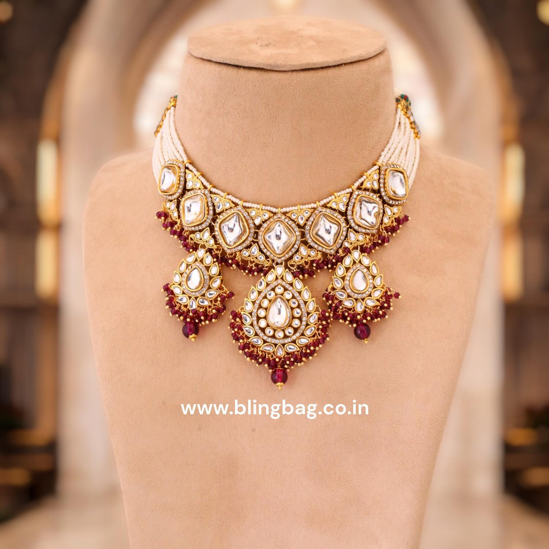 Wine Bhavya Kundan Jewellery Set
