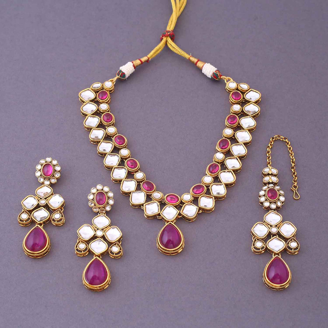 Wine Kharuya Kundan Jewellery Set