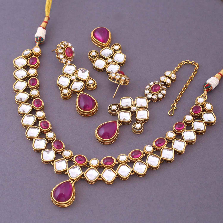 Wine Kharuya Kundan Jewellery Set