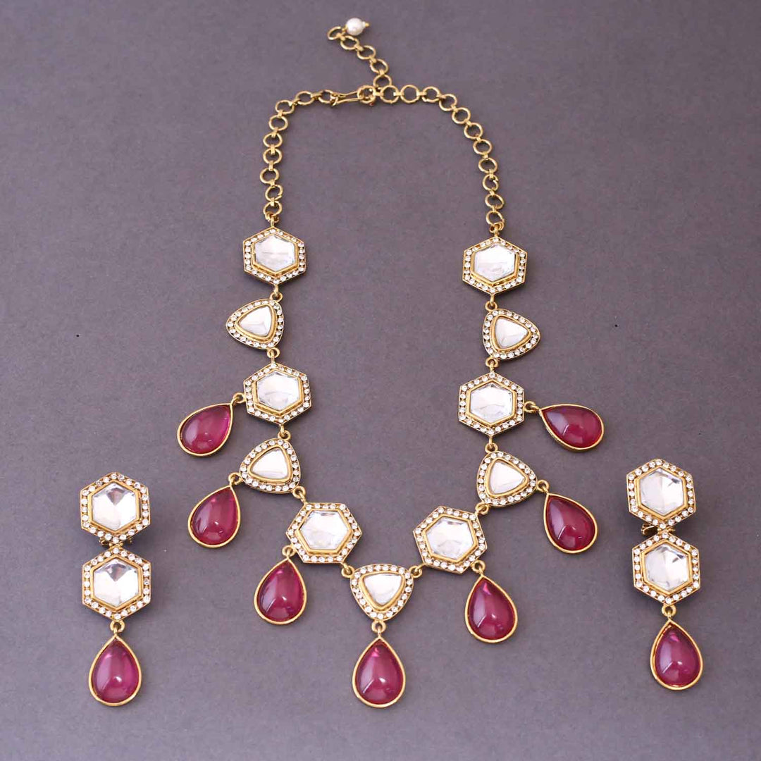 Wine Siyana Kundan Jewellery Set