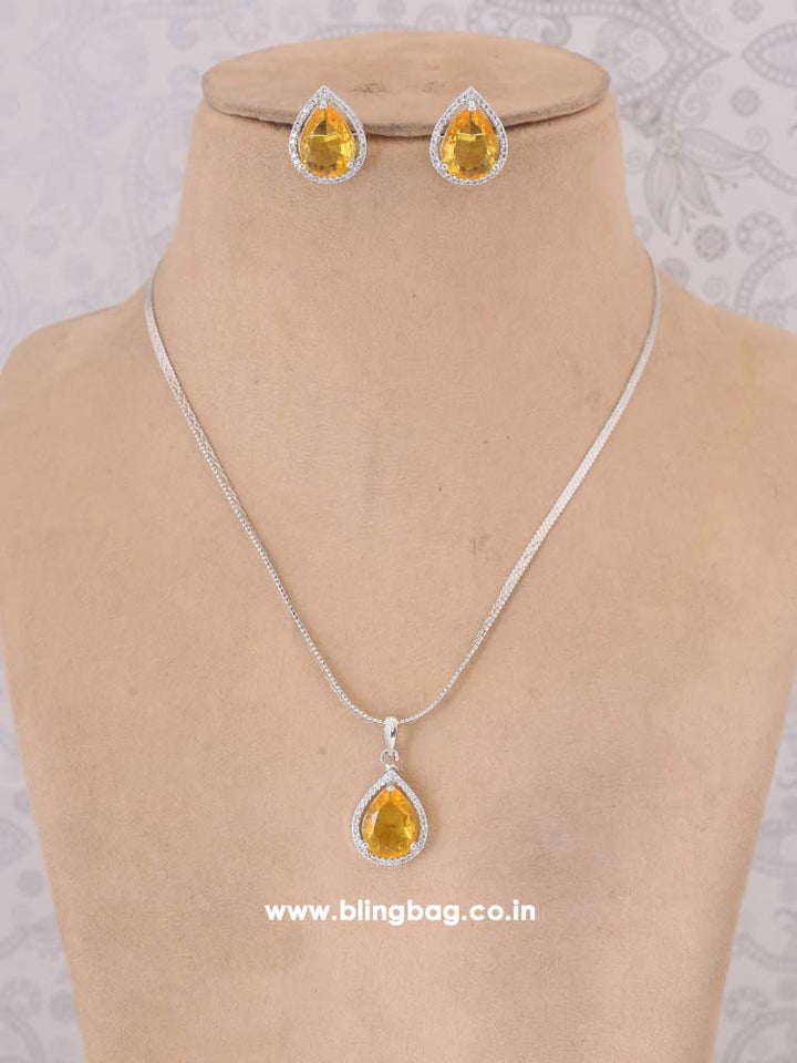 Lemon Periera Pendant Set