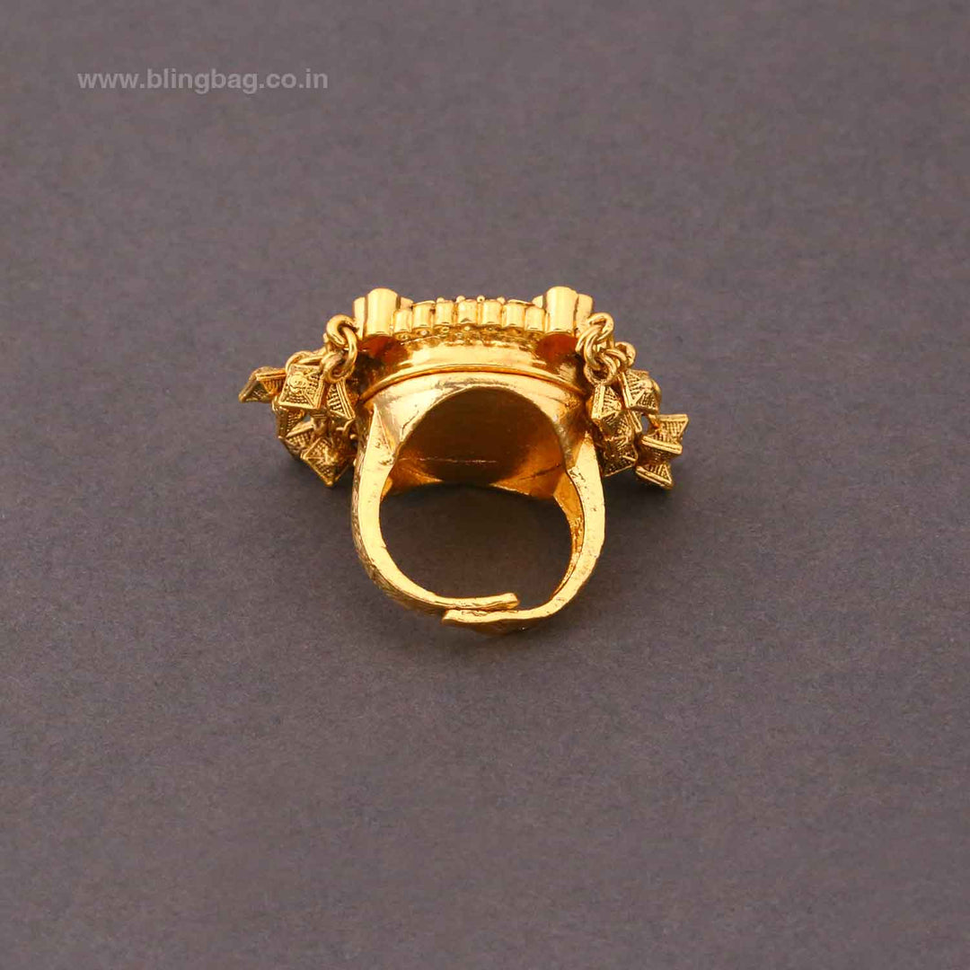 BlingBag Golden Pereshi Ring Watch