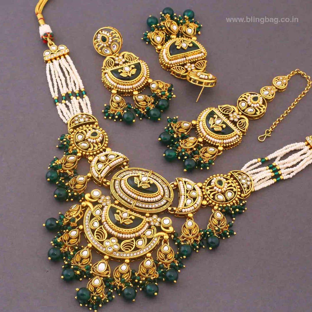 Emerald Bhavyaa Kundan Jewellery Set