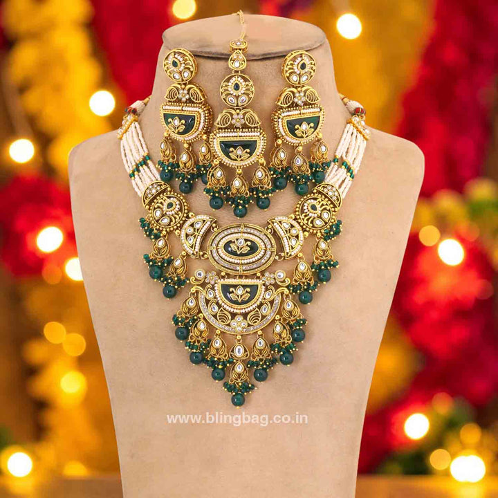 Emerald Bhavyaa Kundan Jewellery Set
