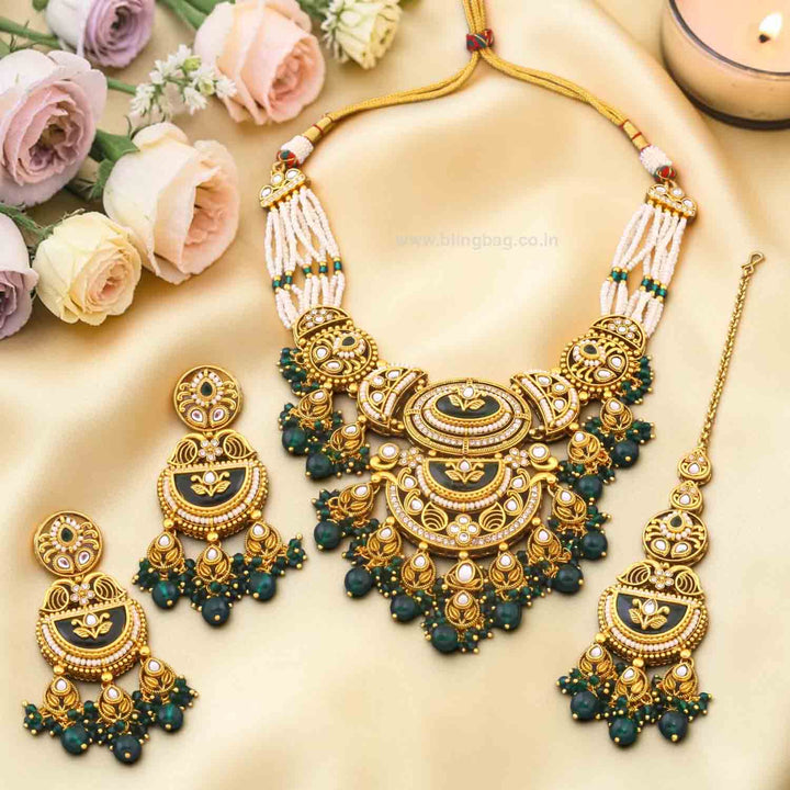 Emerald Bhavyaa Kundan Jewellery Set