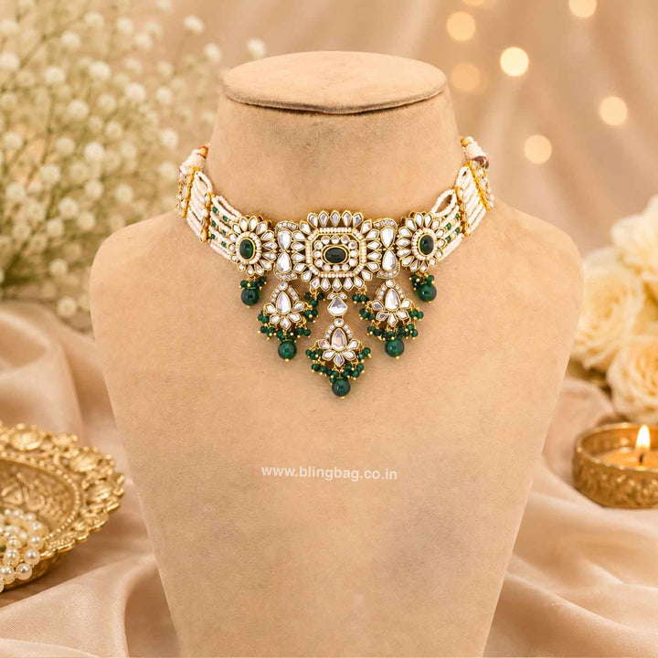 Emerald Dayanita Kundan Jewellery Set