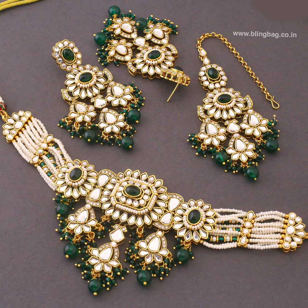 Emerald Dayanita Kundan Jewellery Set