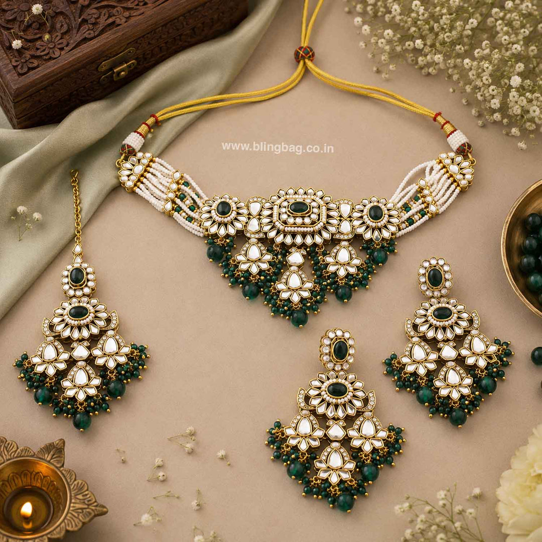 Emerald Dayanita Kundan Jewellery Set