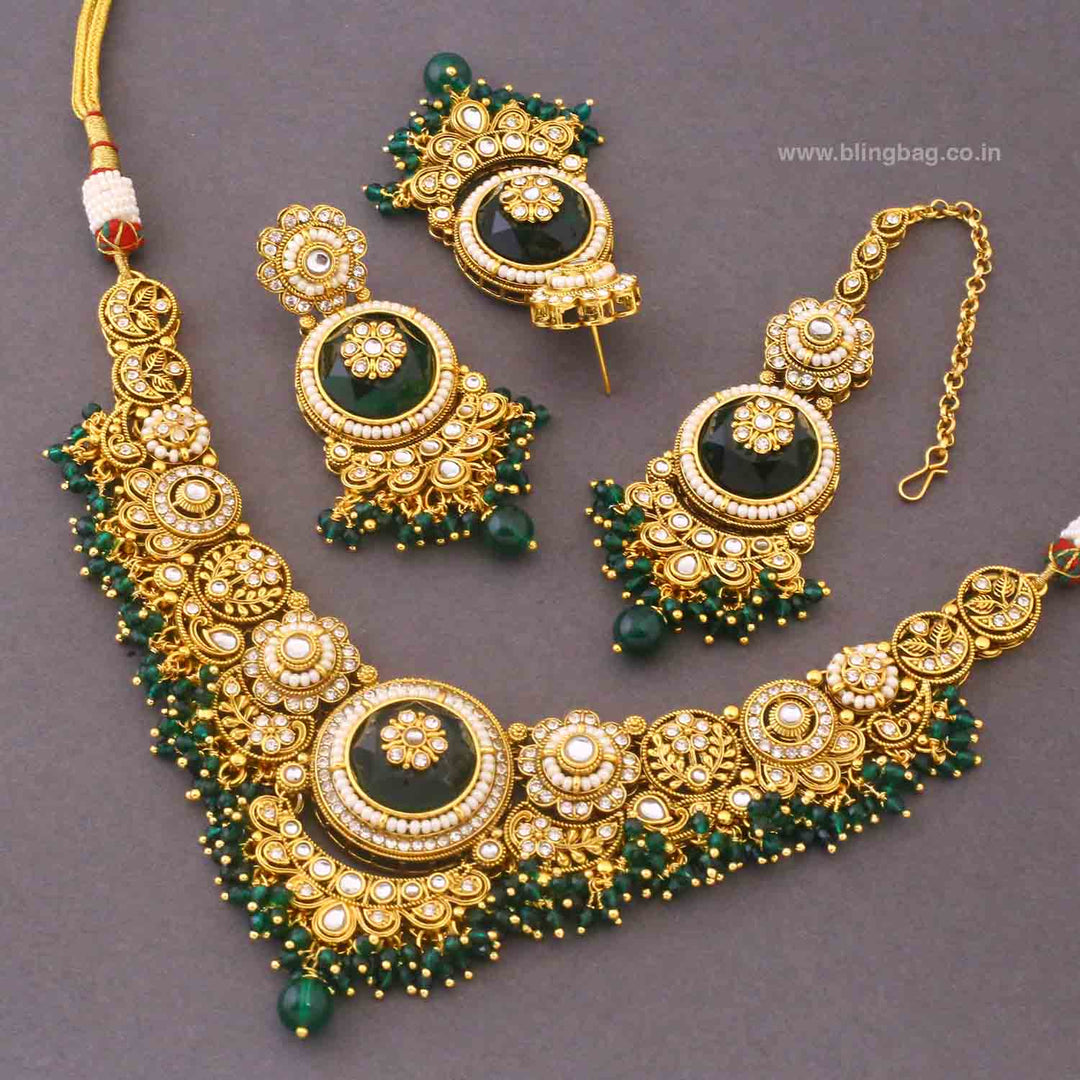 Emerald Diyaa Kundan Jewellery Set