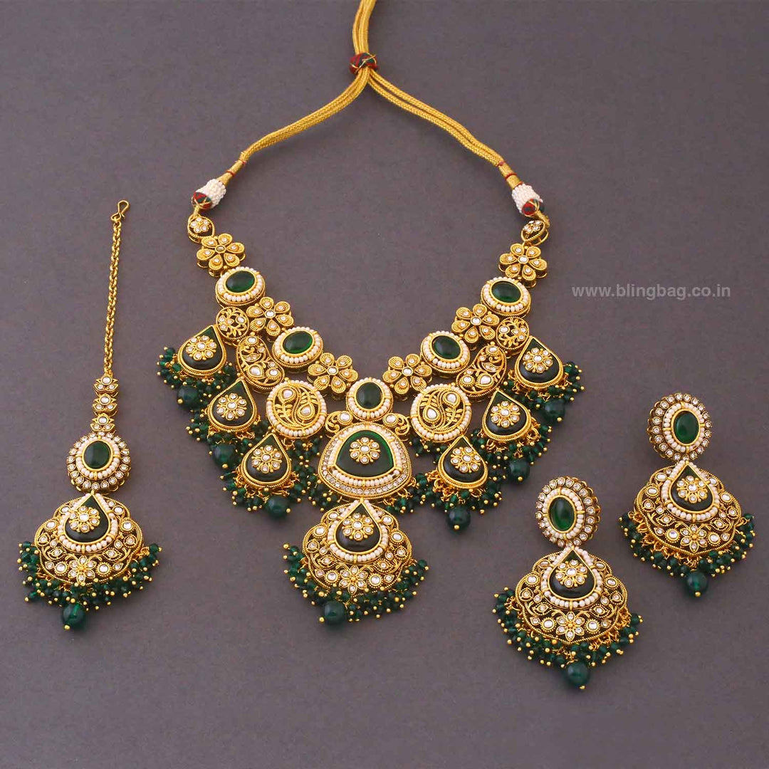 Emerald Ishitaa Kundan Jewellery Set