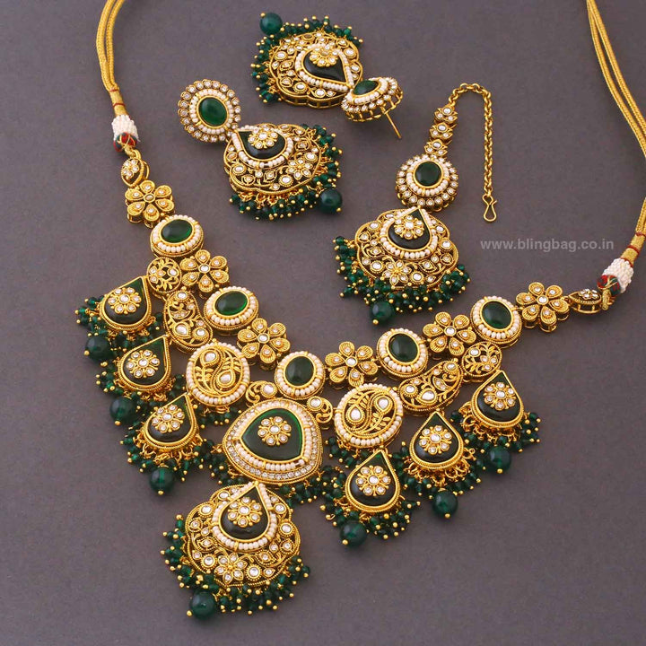 Emerald Ishitaa Kundan Jewellery Set