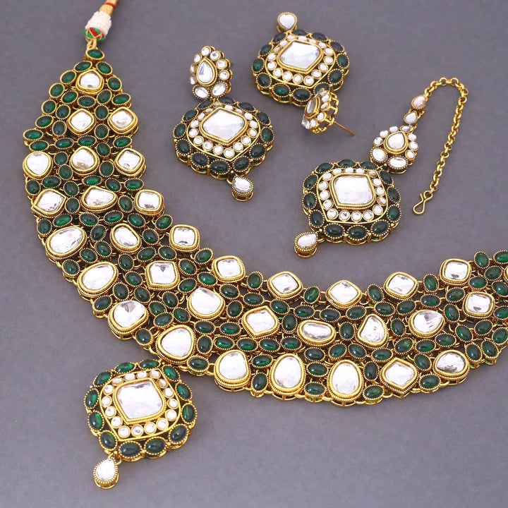 Emerald Priyamvada Kundan Jewellery Set