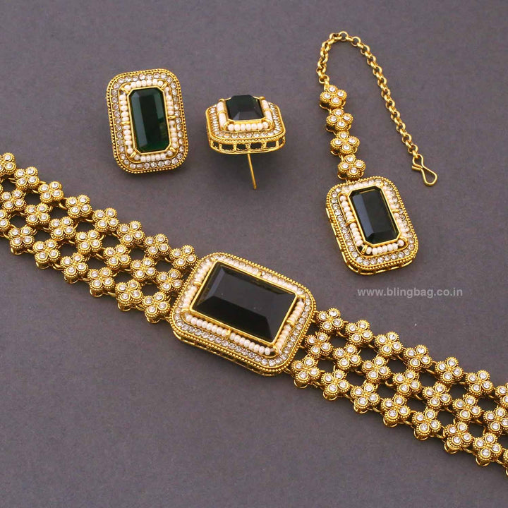 Emerald Shwetra Kundan Jewellery Set