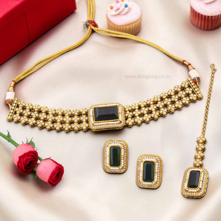 Emerald Shwetra Kundan Jewellery Set