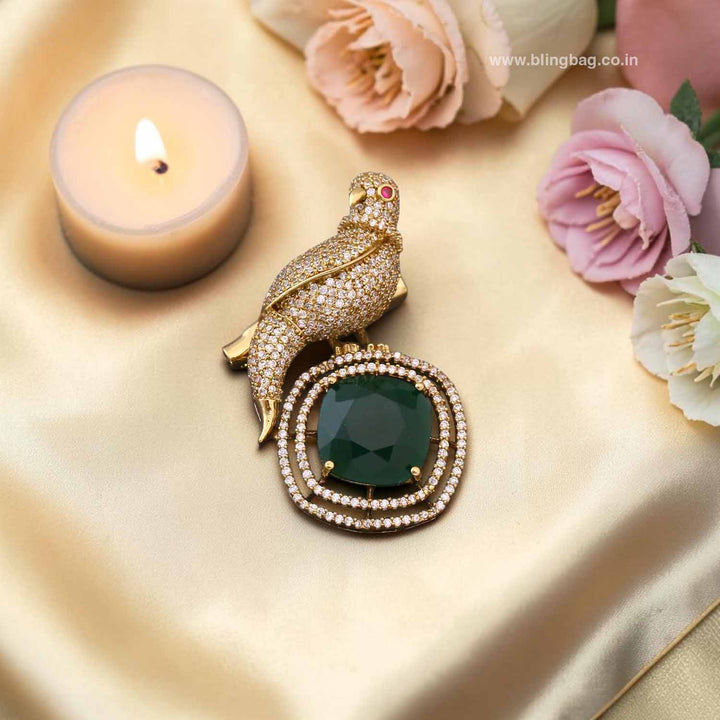 Emerald Sparrow Bird Brooch
