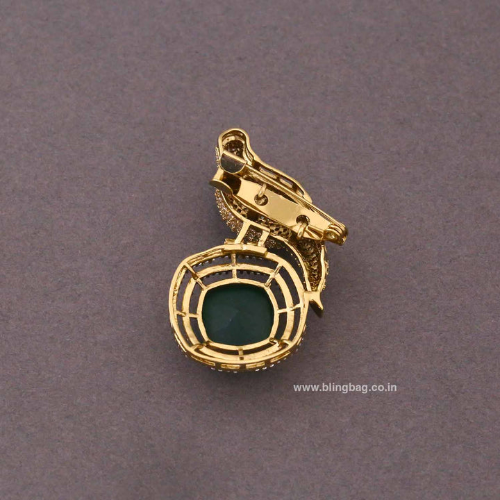 Emerald Sparrow Bird Brooch