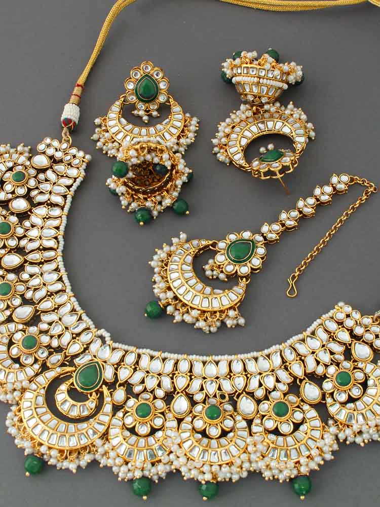 Emerald Aruna Jewellery Set