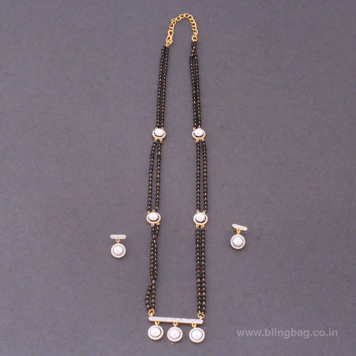 Golden Aruni Mangalsutra Set