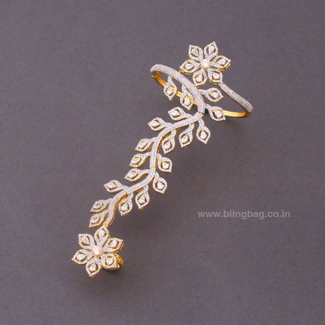 Golden Camilaa Zirconia Hath Phool
