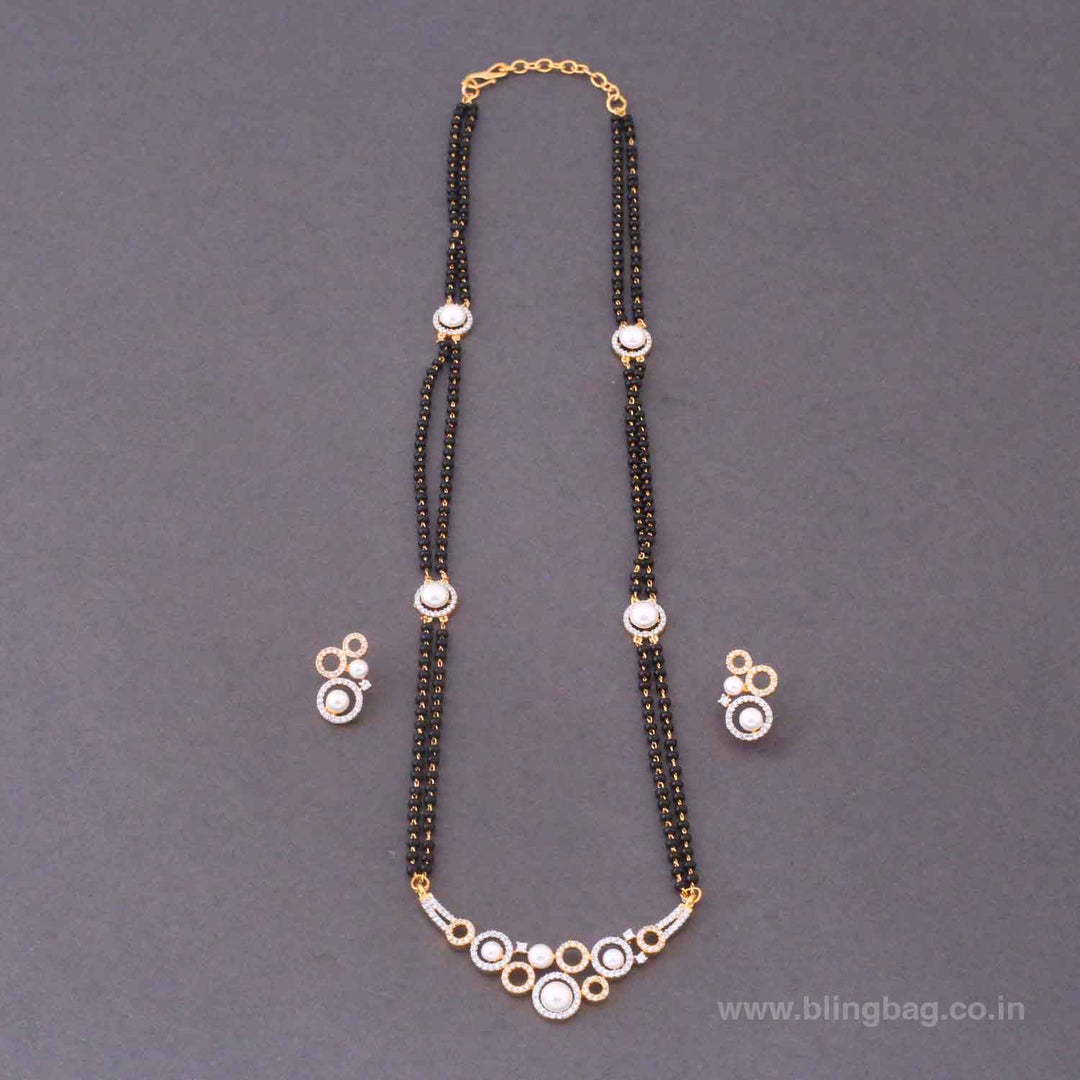 Golden Carvily Mangalsutra Set