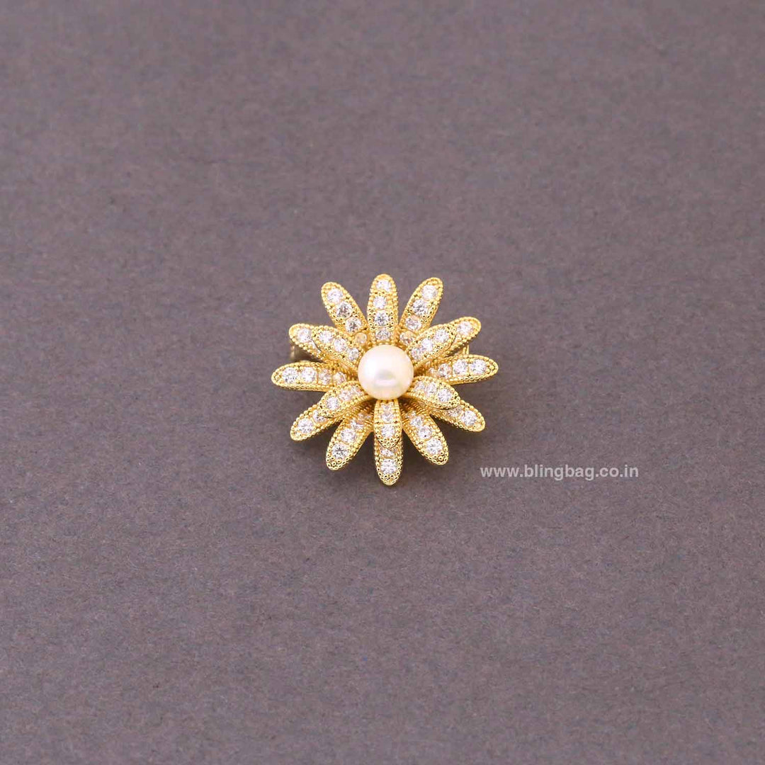 Golden Daisy Brooch