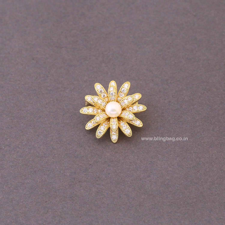 Golden Daisy Brooch