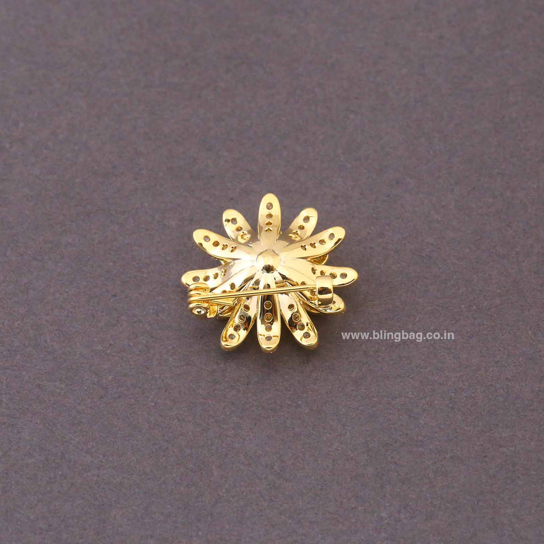 Golden Daisy Brooch