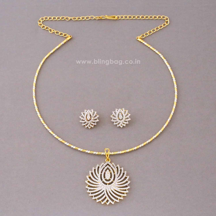 Golden Kavya Pendant Set