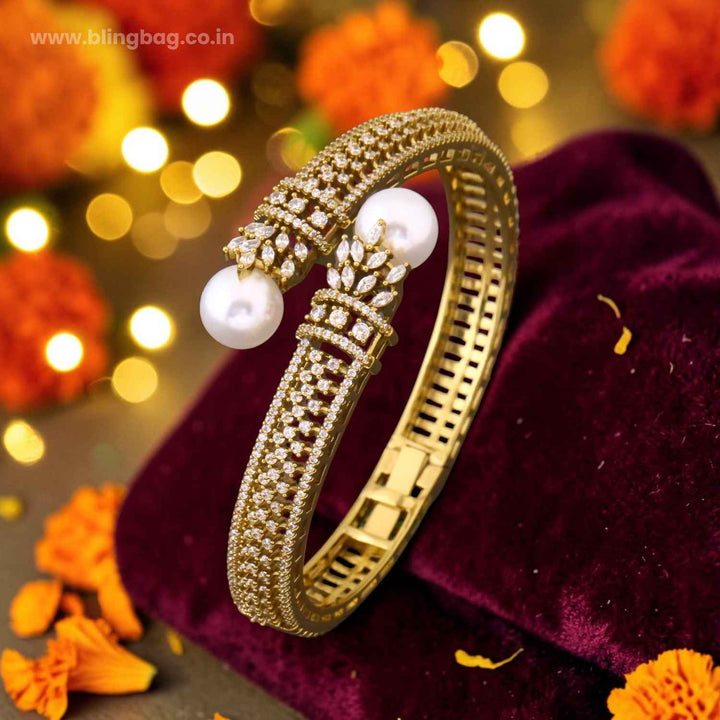 Golden Larista Victorian Bracelet