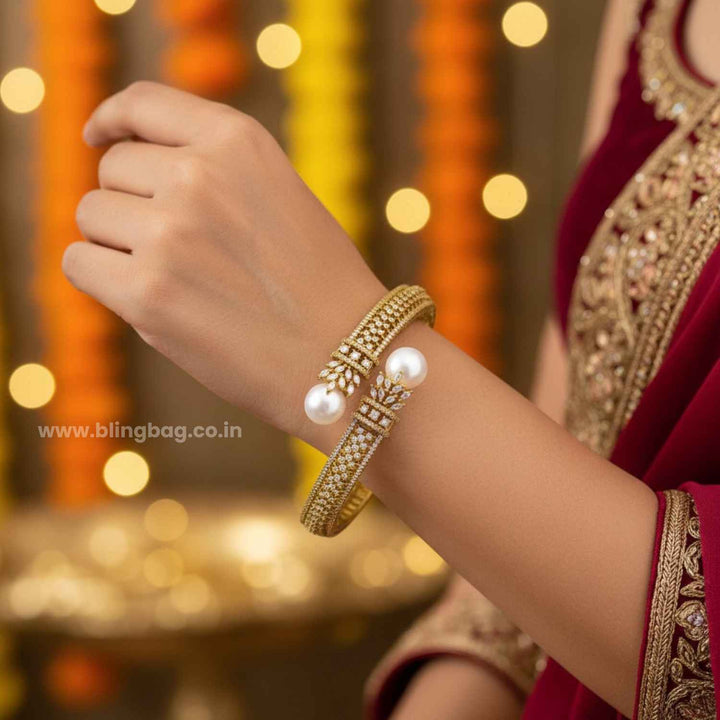 Golden Larista Victorian Bracelet