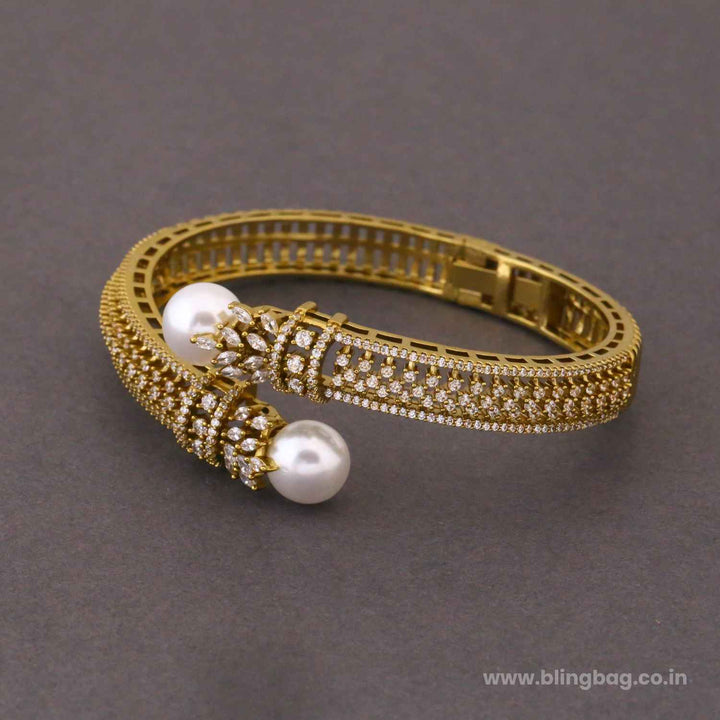 Golden Larista Victorian Bracelet
