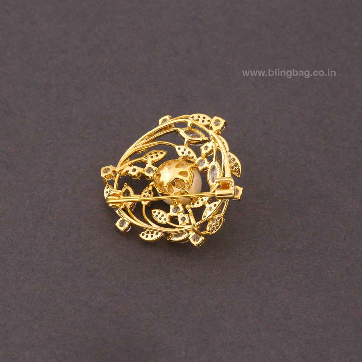 Golden Leaf Circle Brooch