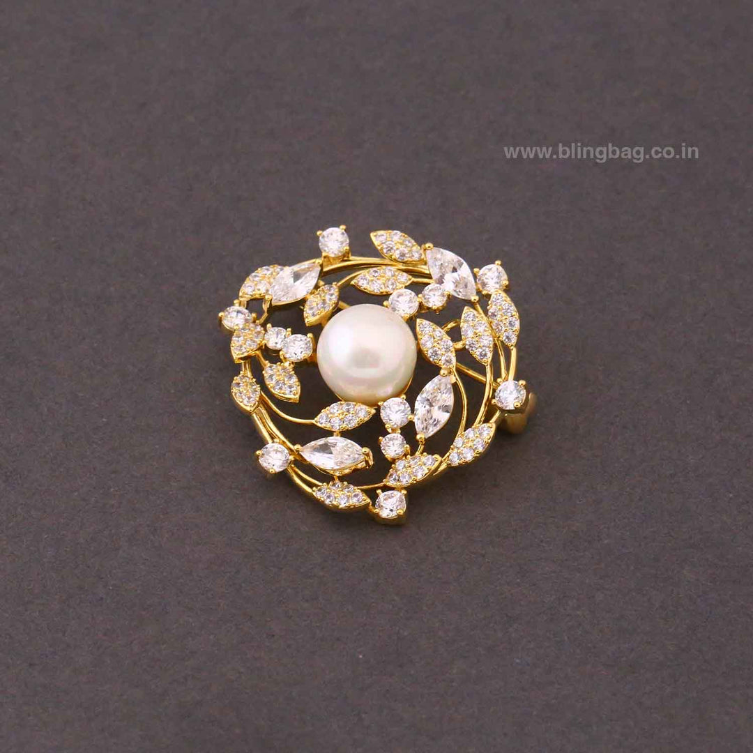 Golden Leaf Circle Brooch