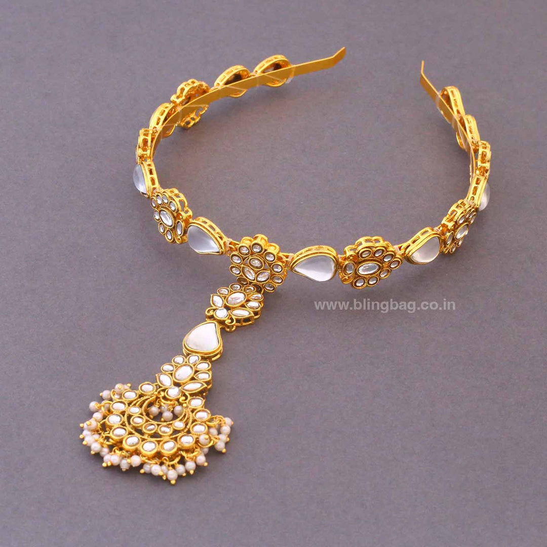 Golden Mourta Hairband With Tikka