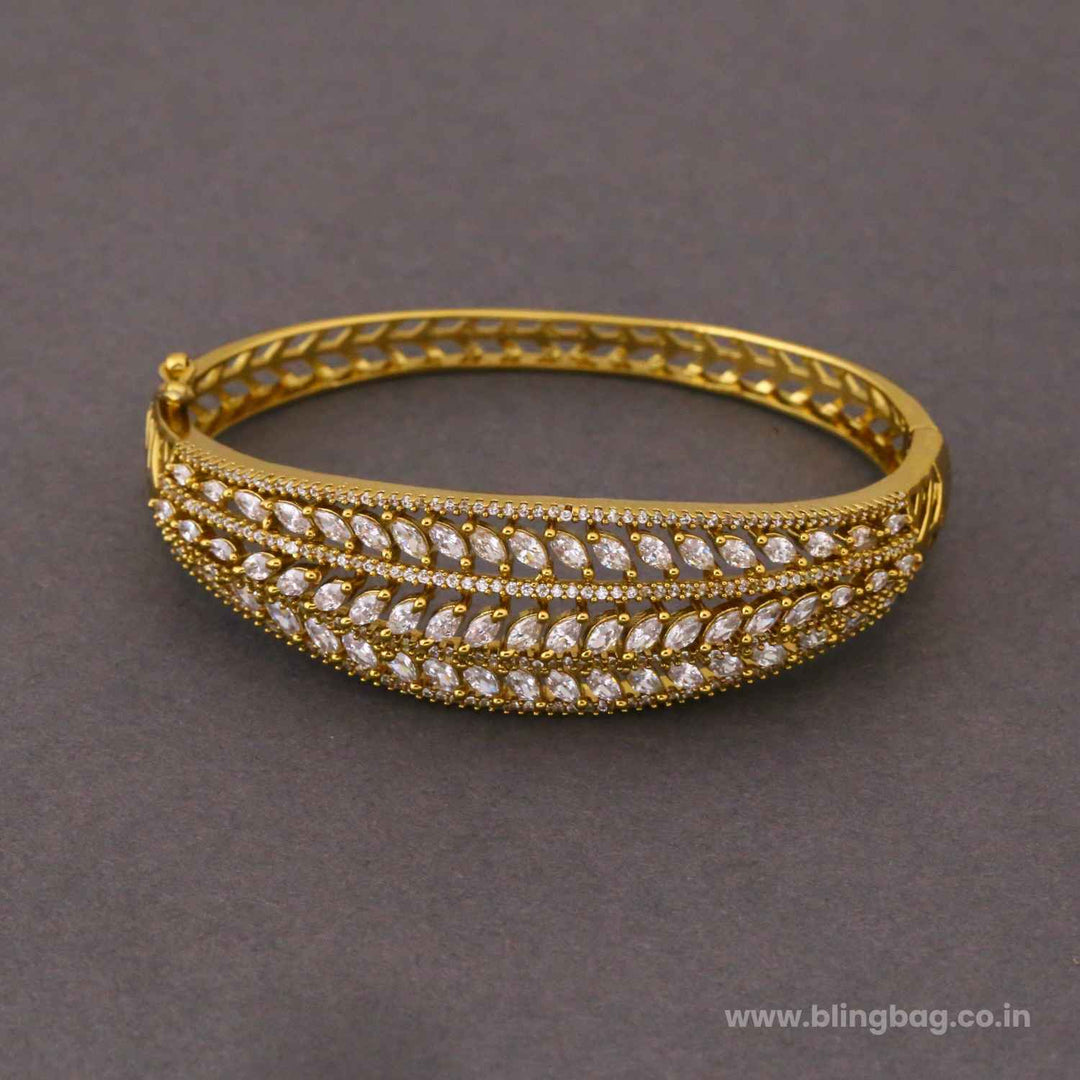 Golden Nennia Victorian Bracelet