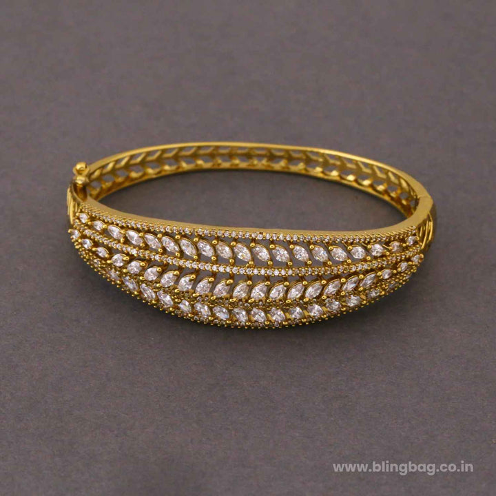 Golden Nennia Victorian Bracelet