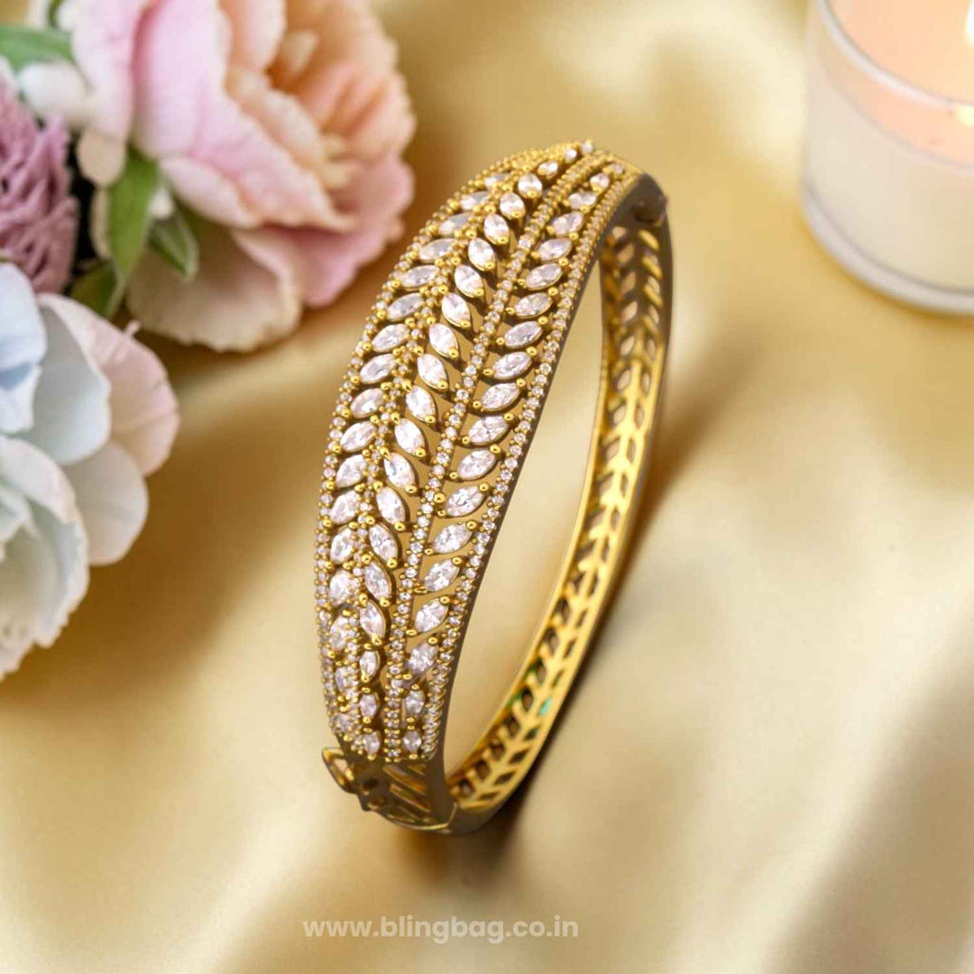Golden Nennia Victorian Bracelet