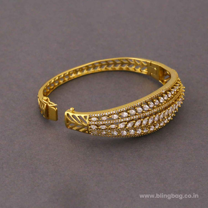 Golden Nennia Victorian Bracelet