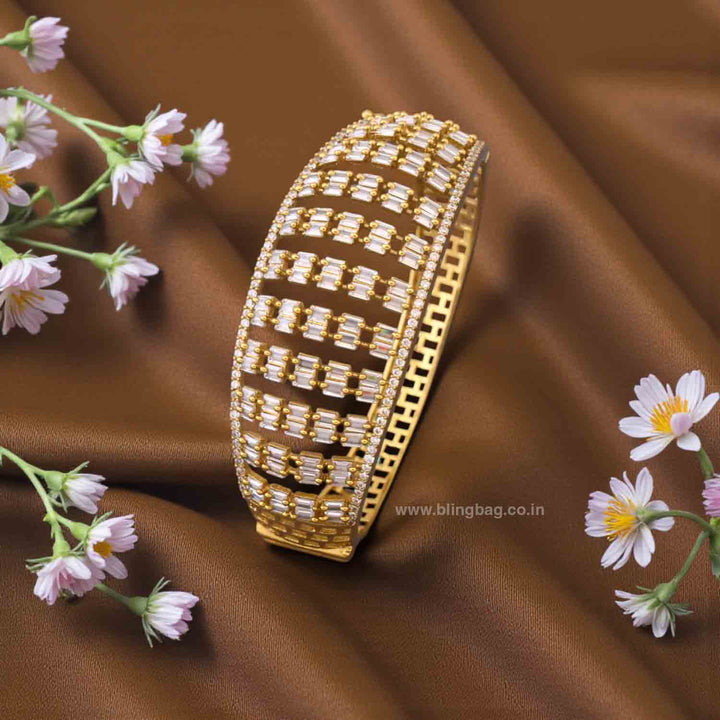 Golden Rubyia Victorian Bracelet