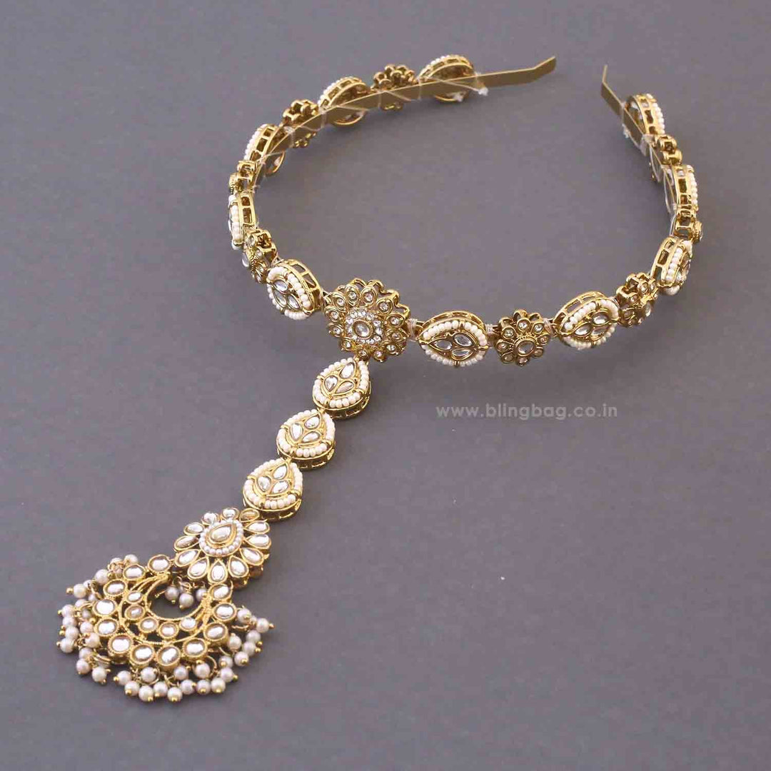 Golden Shrishti Hairband With Tikka