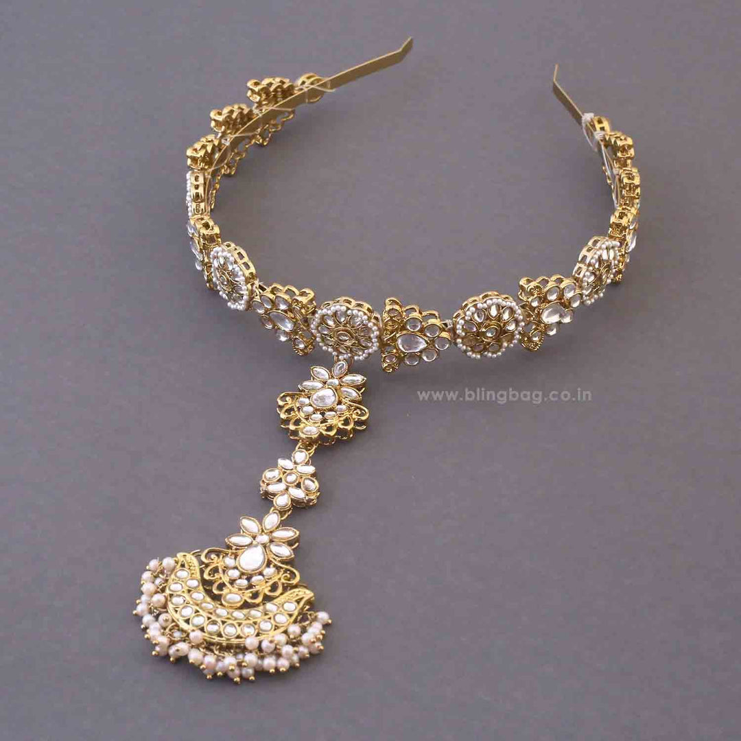 Golden Tashvi Hairband With Tikka