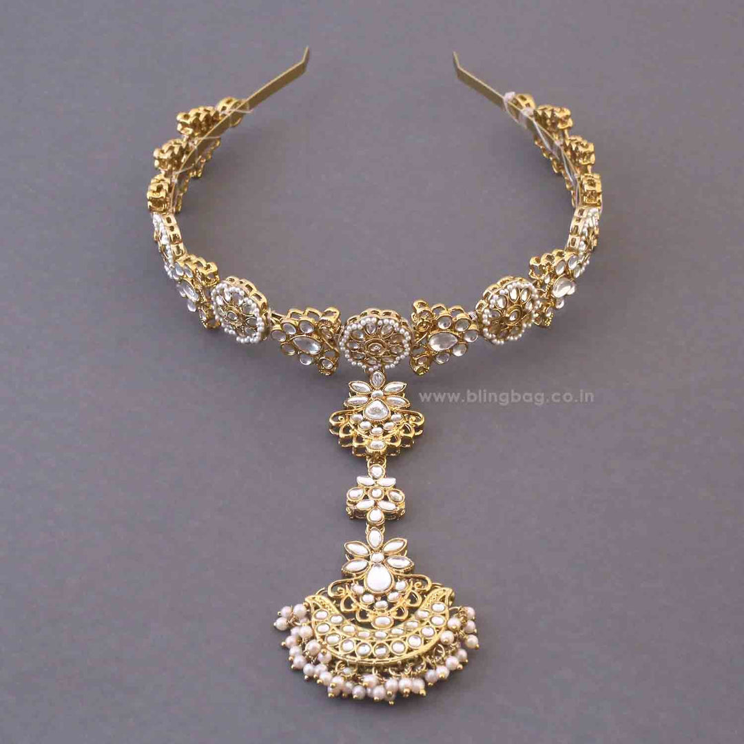 Golden Tashvi Hairband With Tikka