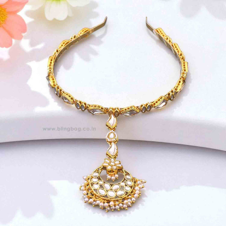 Golden Yashasvi Hairband With Tikka