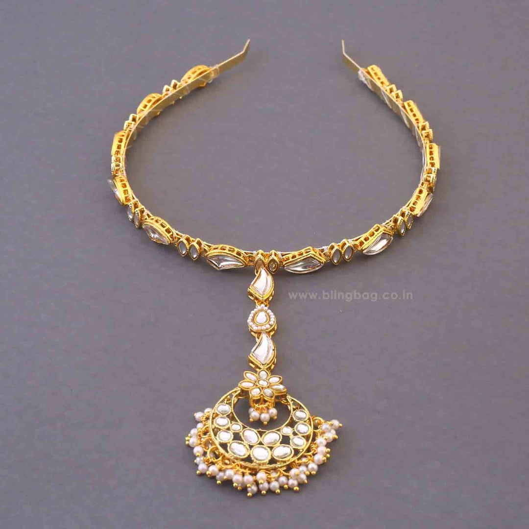 Golden Yashasvi Hairband With Tikka