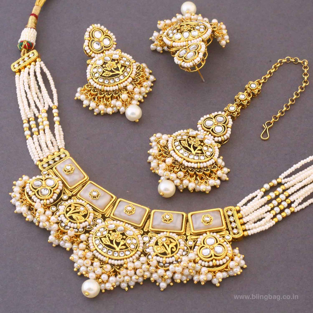 Ivory Gyanada Kundan Jewellery Set