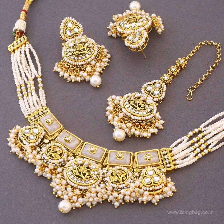 Ivory Gyanada Kundan Jewellery Set