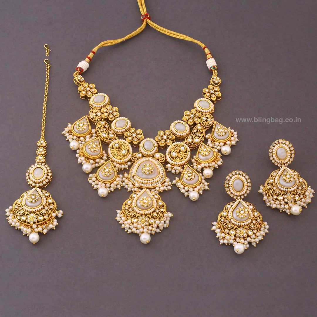 Ivory Ishitaa Kundan Jewellery Set