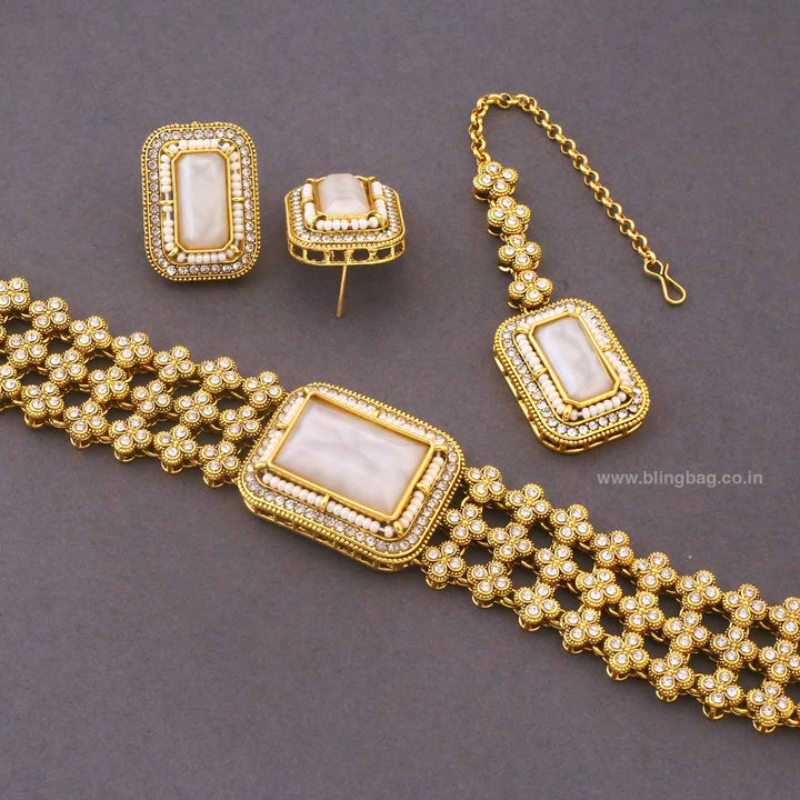 Ivory Shwetra Kundan Jewellery Set