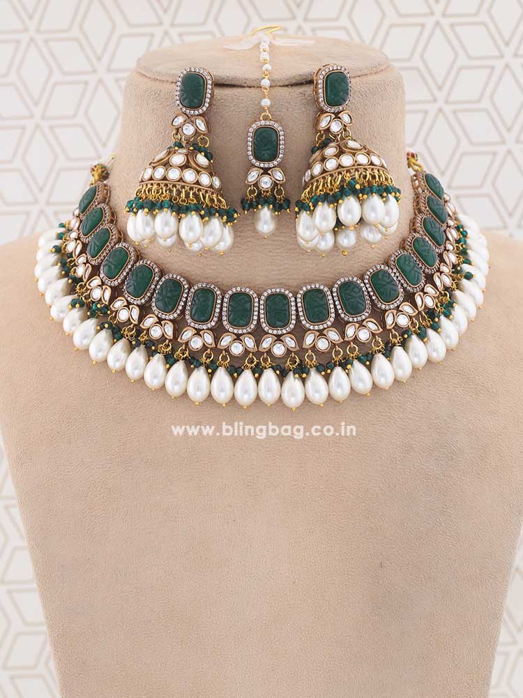 Emerald Learco Kundan Jewellery Set