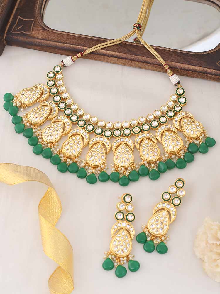 Emerald Aabeesha Jewellery Set